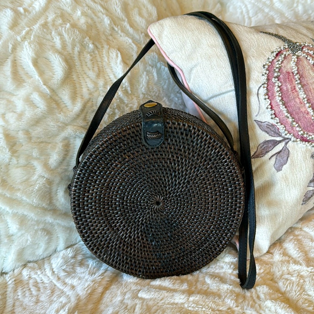 Street level Crossbody
